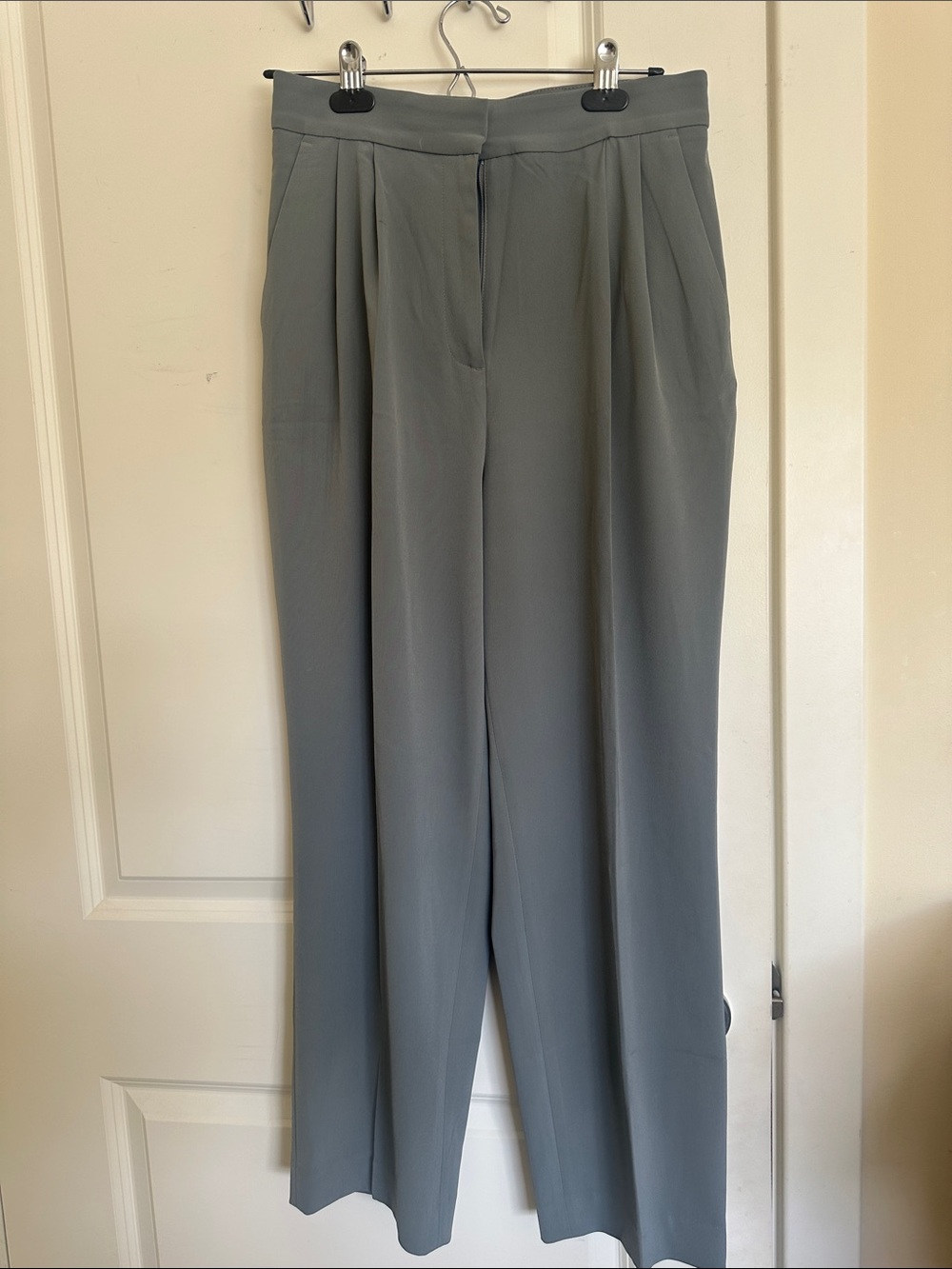 H&M Wide-Leg Pleated Trousers - Gray